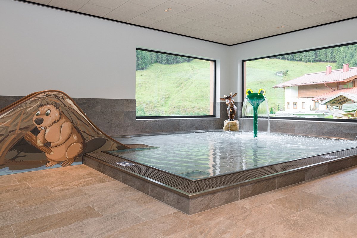 Hallenbad mit Kinderbecken