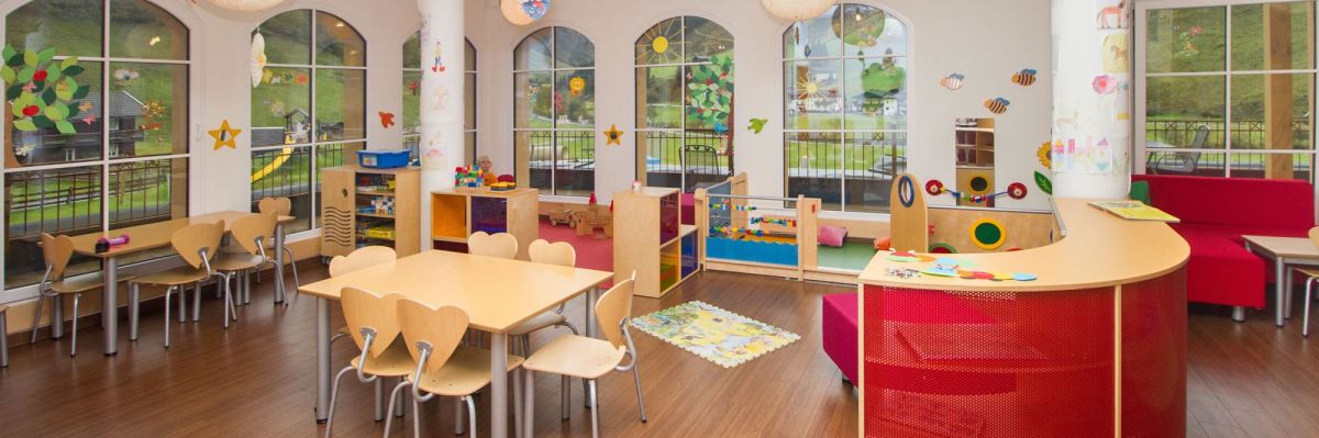 Spiel und Spaß im hoteleigenen Kindergarten mit liebevollen Kinderbetreuerinnen